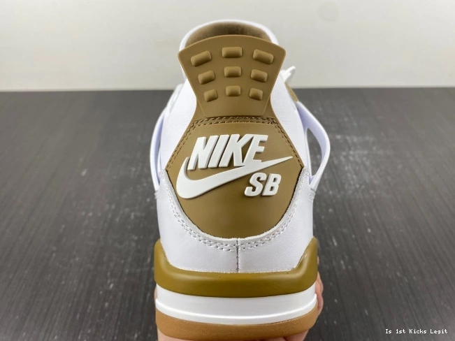 Retro SB 4 Jordan DR5415-120 0817